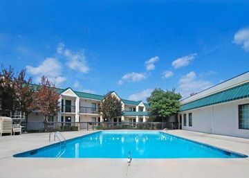 Hotel Quality Inn & Suites Hanes Mall