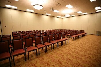 Parke Regency Hotel And Conference Center
