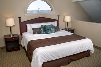 Eastland Suites Hotel & Conference Center