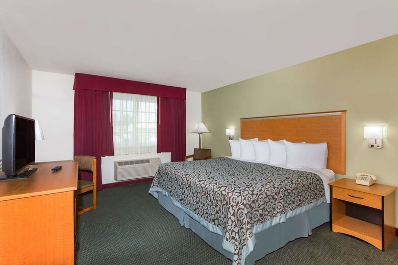 Yellowstone West Gate Hotel