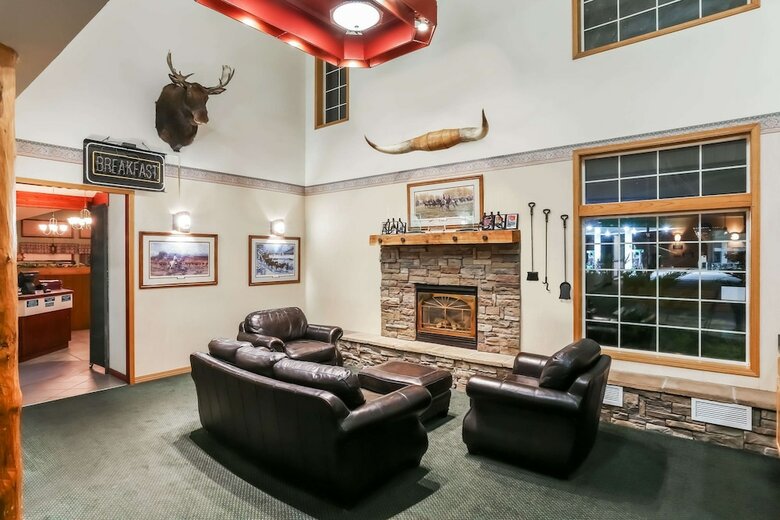 Yellowstone West Gate Hotel