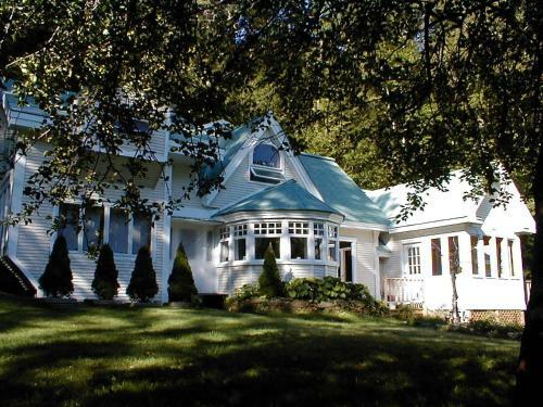 Bed & Breakfast Mountain Valley Retreat