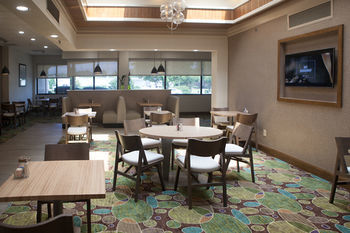 City Hotel & Bistro