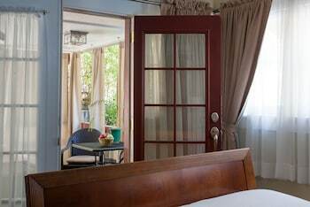 Bed & Breakfast Craftsman Inn