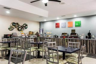 Motel Comfort Suites Pineville