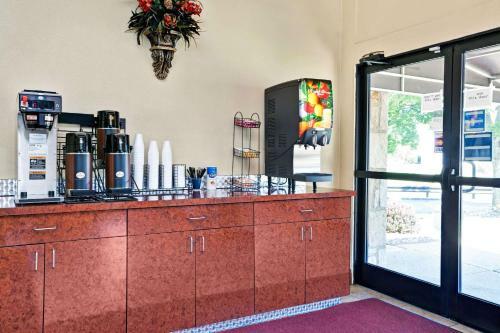 Motel Knights Inn Charleston West Virginia