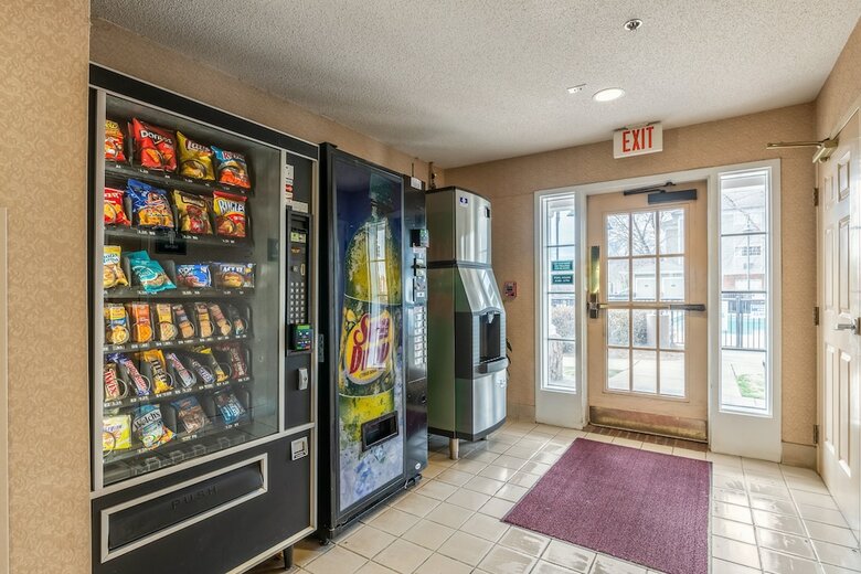 Hotel Suburban Extended Stay Concord