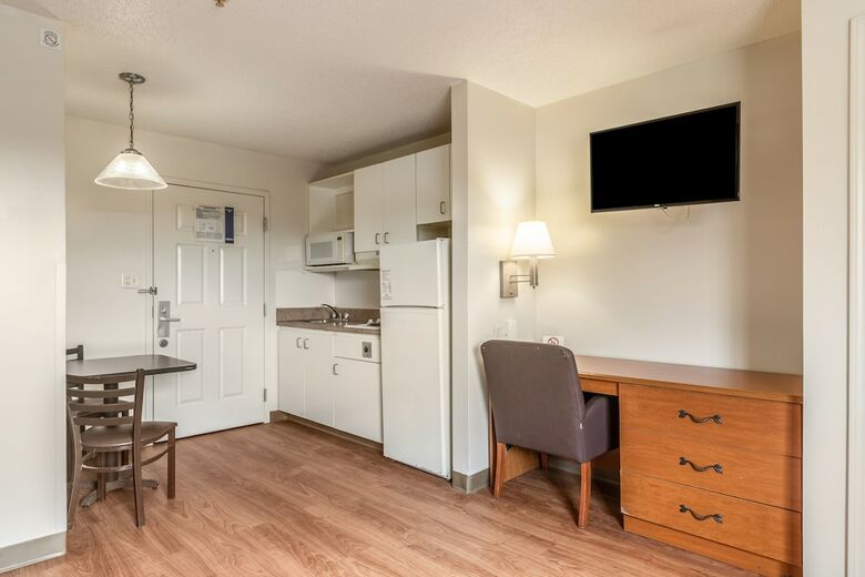 Hotel Suburban Extended Stay Concord