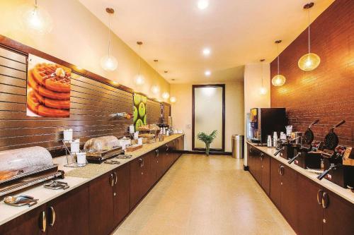 Hotel La Quinta Inn And Suites Cotulla