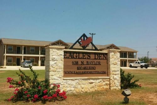 Hotel Eagles Den Suites At Cotulla