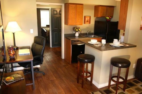 Hotel Eagles Den Suites At Cotulla