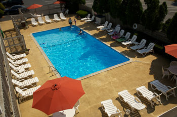 Motel Holiday Hill Inn & Suites