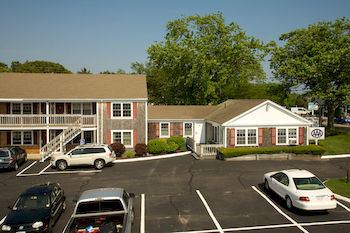 Motel Holiday Hill Inn & Suites