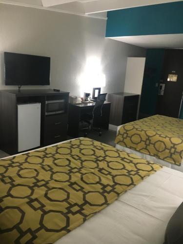 Hotel Alpine Lodge & Suites