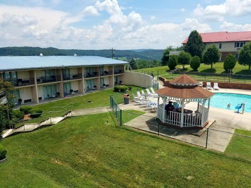 Hotel Alpine Lodge & Suites