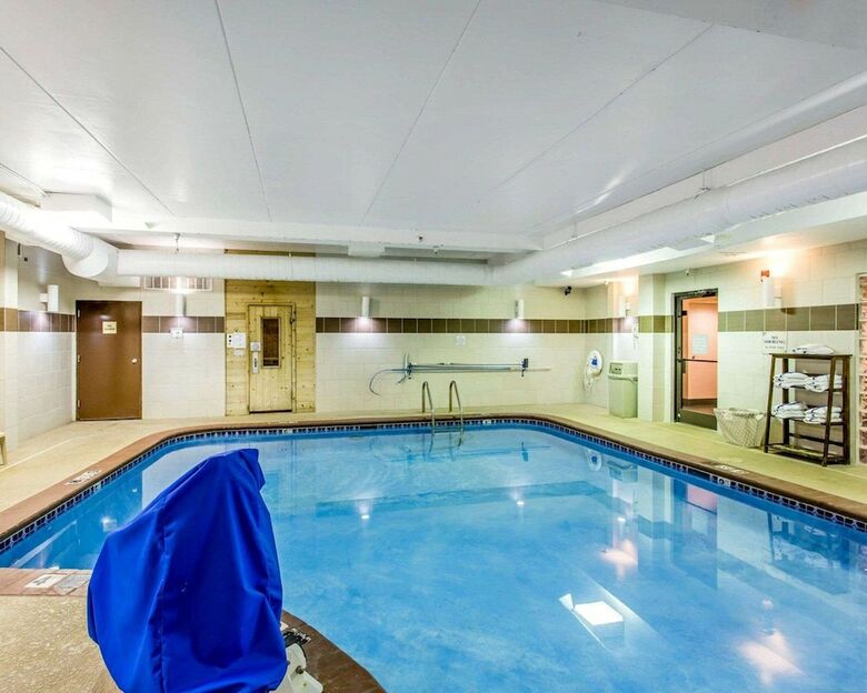 Hotel Comfort Suites Cookeville