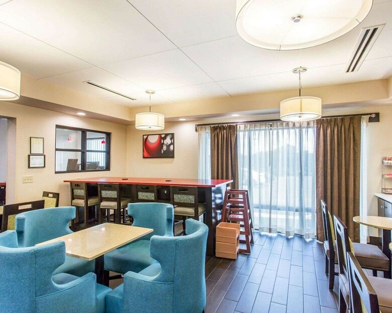 Hotel Comfort Suites Cookeville