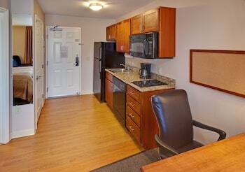 Hotel Candlewood Suites Williston