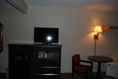 Hotel Clinton Inn & Suites