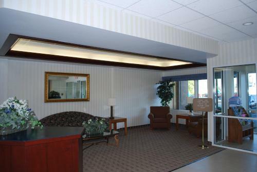 Hotel Clinton Inn & Suites