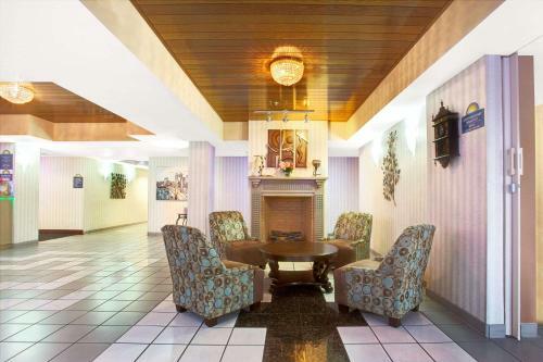 Hotel Days Inn & Suites Ridgeland