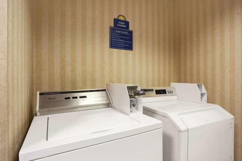Hotel Days Inn & Suites Ridgeland