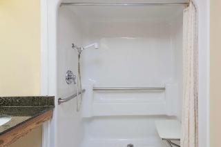 Motel Baymont Inn & Suites - Calhoun
