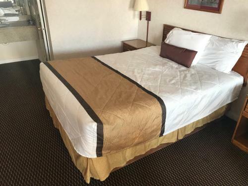 Motel Americas Best Inn - Calhoun
