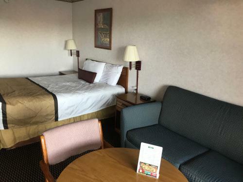 Motel Americas Best Inn - Calhoun