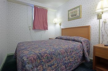 Motel America's Best Value Inn & Suites