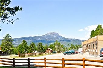 Hotel Sawtelle Mountain Resort