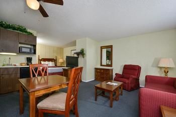 Hotel Americas Best Value Inn & Suites - Lancaster