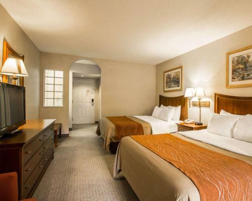 Hotel Comfort Inn On The River - Cherokee