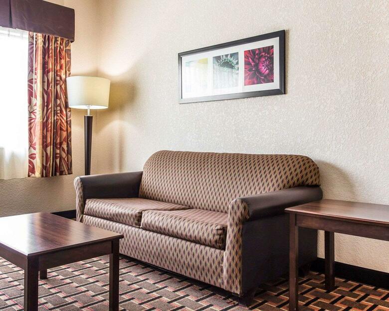 Hotel Quality Suites Convention Center - Hickory