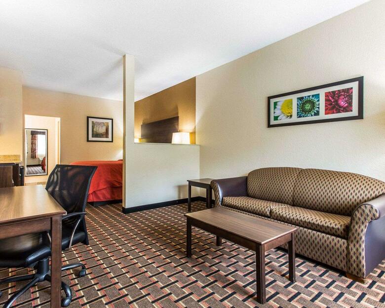 Hotel Quality Suites Convention Center - Hickory