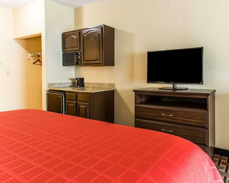 Hotel Quality Suites Convention Center - Hickory