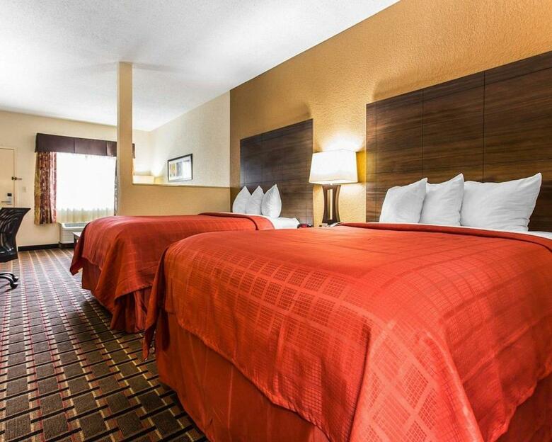 Hotel Quality Suites Convention Center - Hickory
