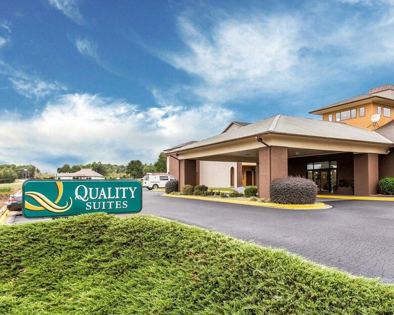 Hotel Quality Suites Convention Center - Hickory