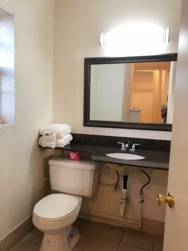 Motel Royal Inn And Suites