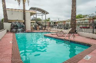 Motel Whispering Palms Inn