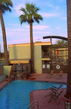 Motel Whispering Palms Inn
