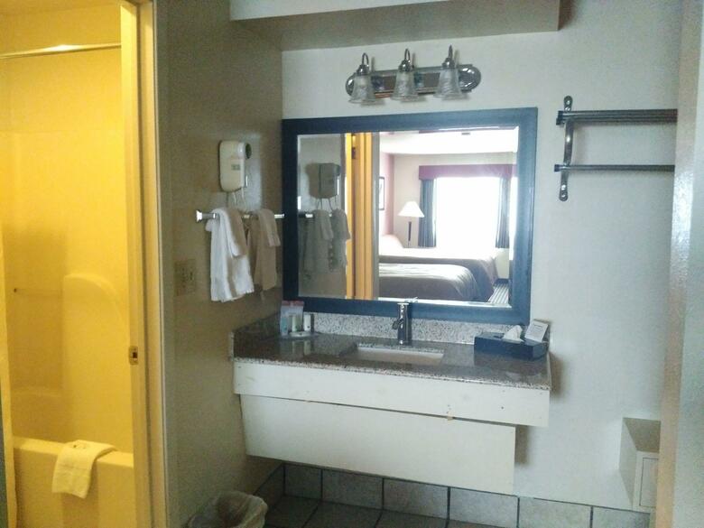 Hotel Quality Inn & Suites
