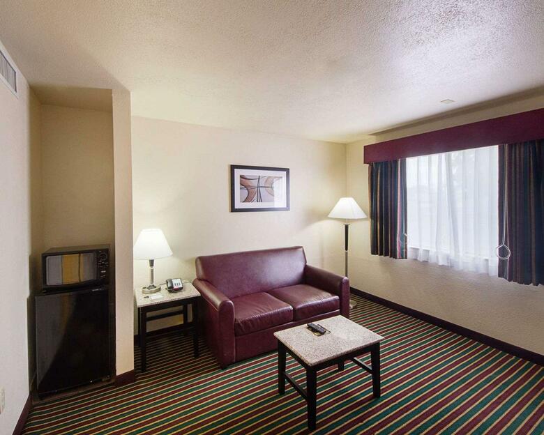 Hotel Quality Inn & Suites