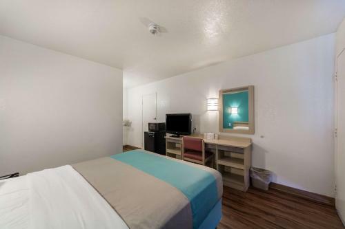 Motel 6 Del Rio