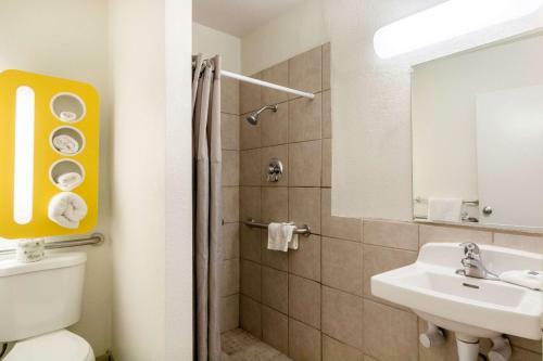 Motel 6 Del Rio