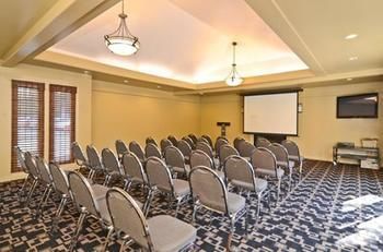 Hotel University Park Inn & Suites