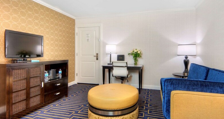 Best Western Plus Palm Court Hotel