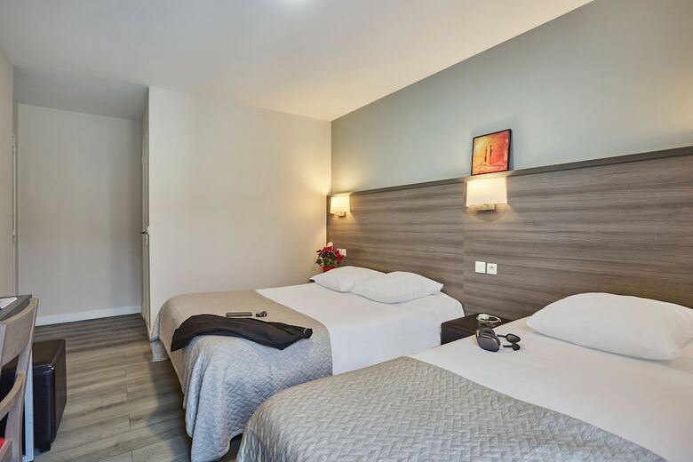 Hotel Hipotel Paris Buttes Chaumont