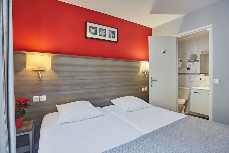 Hotel Hipotel Paris Buttes Chaumont