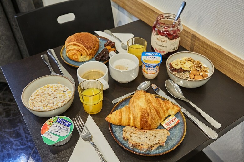 Hotel Hipotel Paris Buttes Chaumont